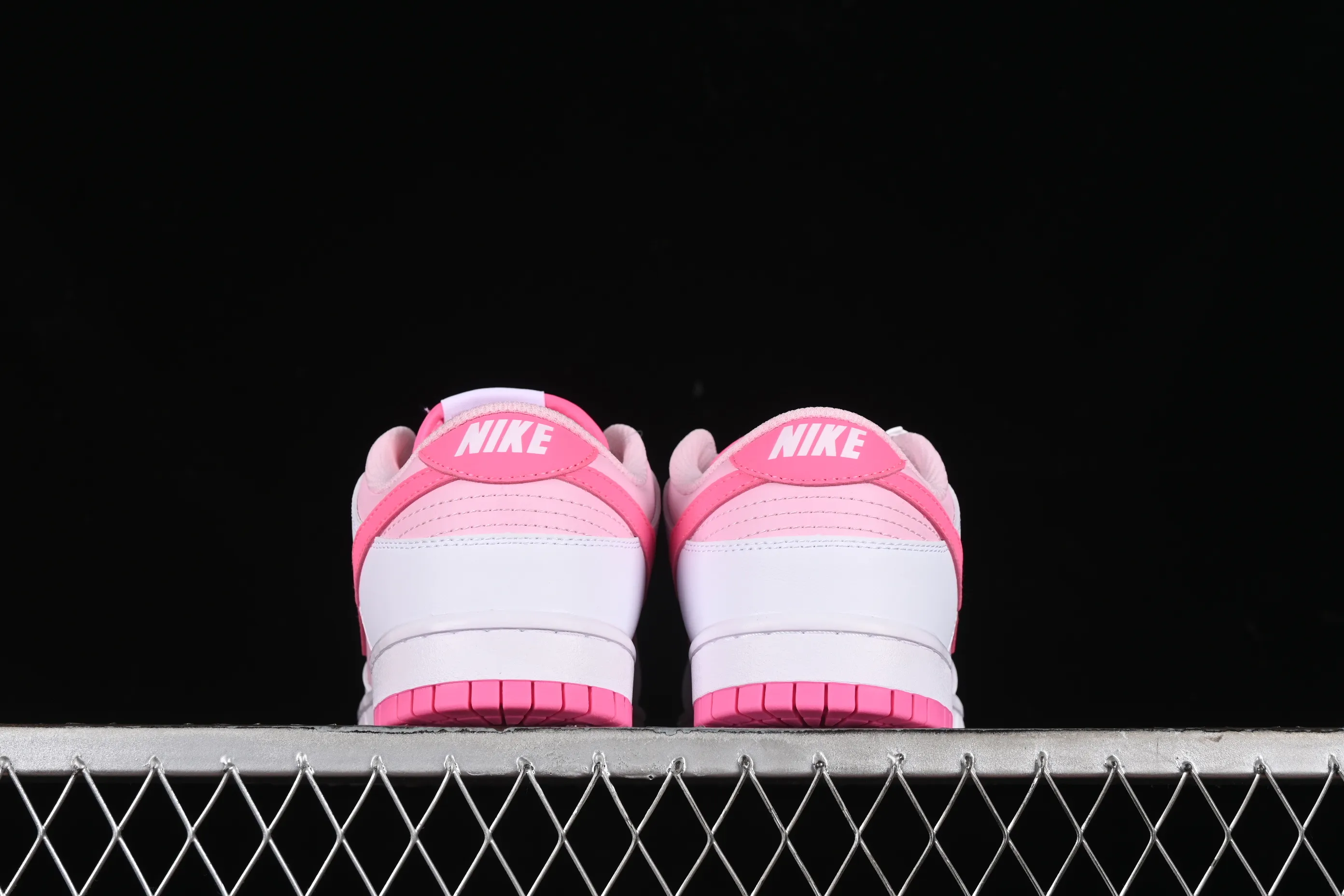 All Categories Nk SB Dunk Series Nk SB Dunk Low Low-top sneakers Nk SB Dunk Low Glacier pink color Low-top casual sports skateboard shoes HQ1181-661